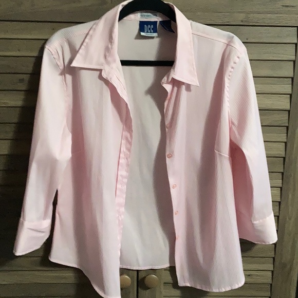 Women’s Fitted Blouse - Picture 2 of 5